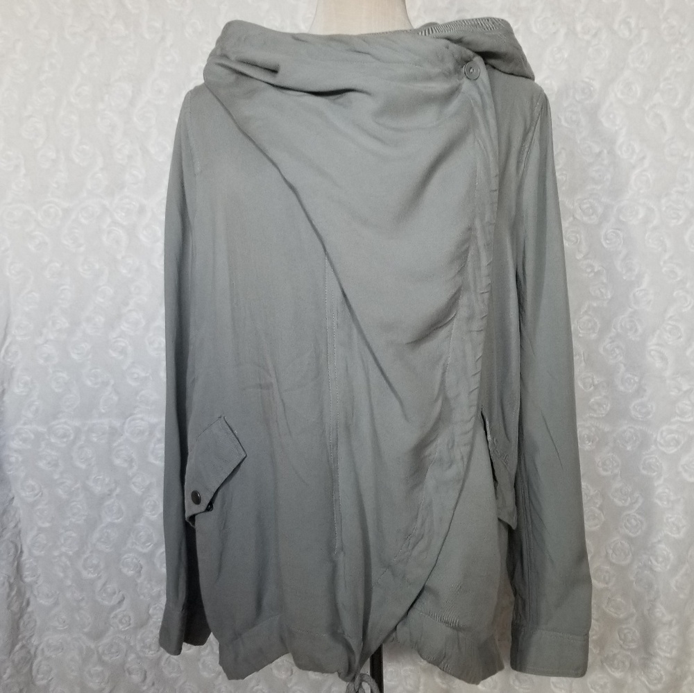 LIFE IN PROGRESS | wrap utility jacket